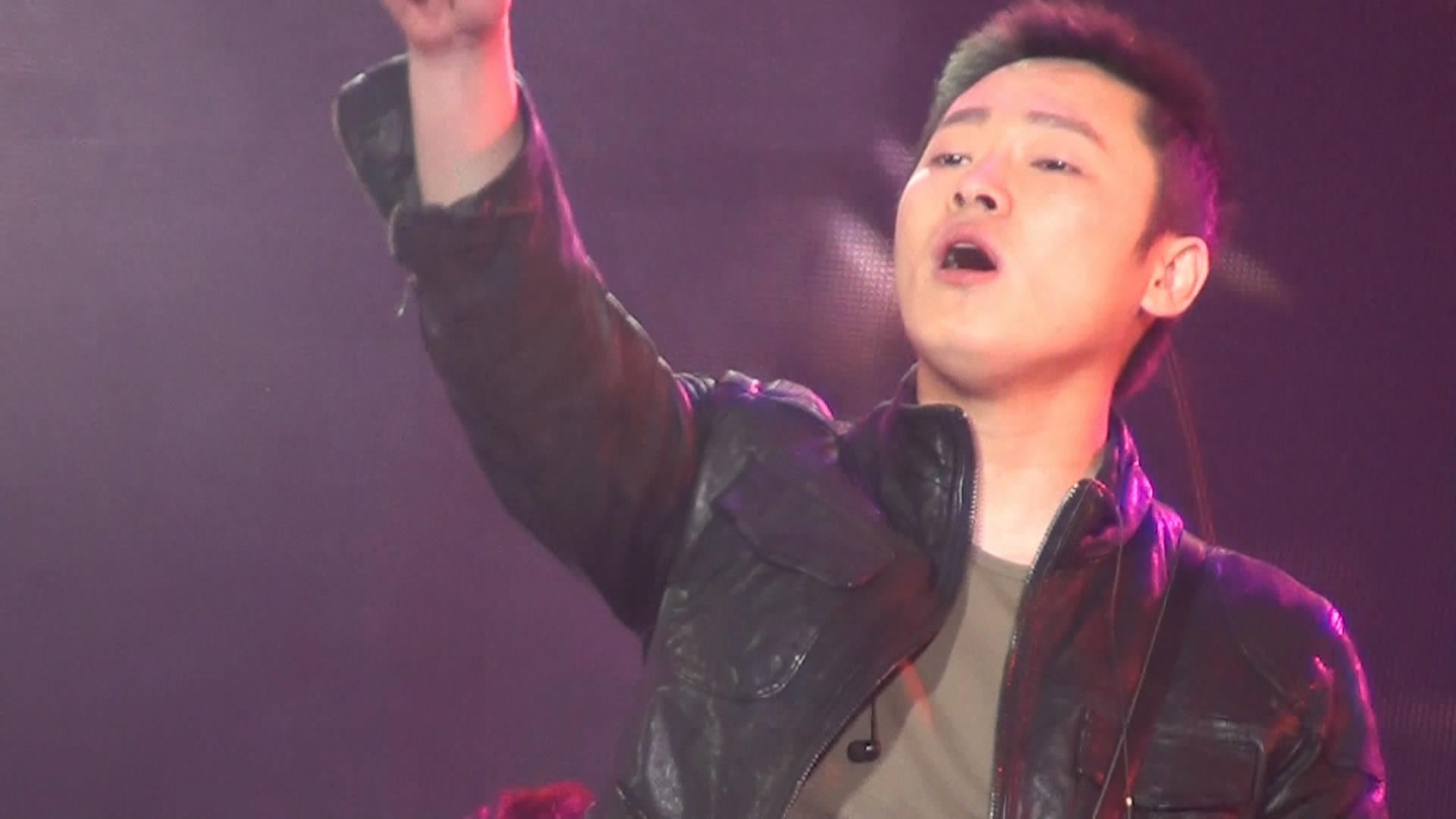 他是那英的徒弟,最受争议的好声音冠军,今天梁博26岁生日