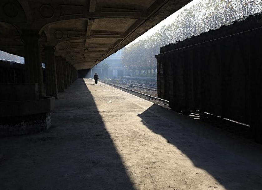 一组父亲的背影图,总有一张能让你落泪,向天下所有的父亲致敬!