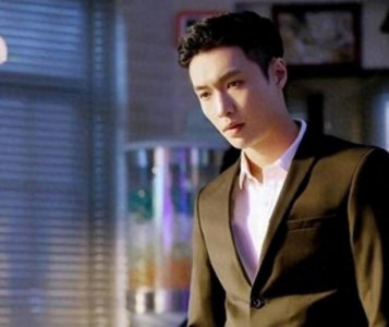 ​被韩国媒体骂：退出韩国，张艺兴回应，网友回复：太霸气！