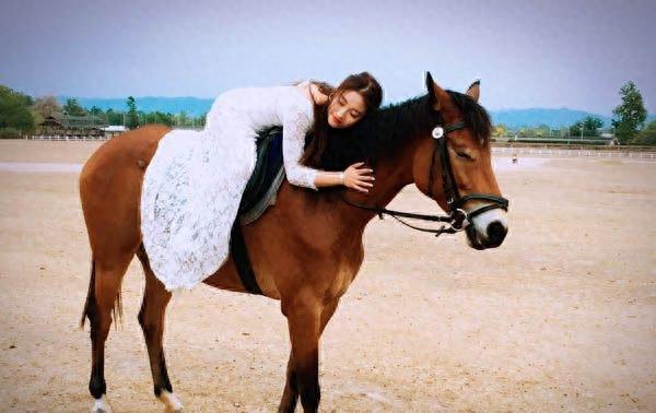 看了这么久的《陈翔六点半》，大家对腿腿的真实身份了解多少？