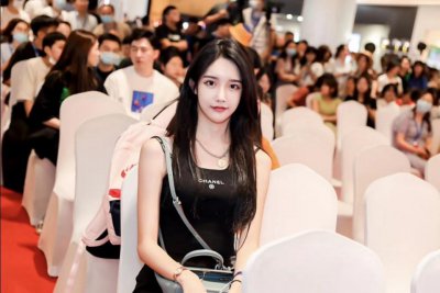 ​网红“艾比”的那些事