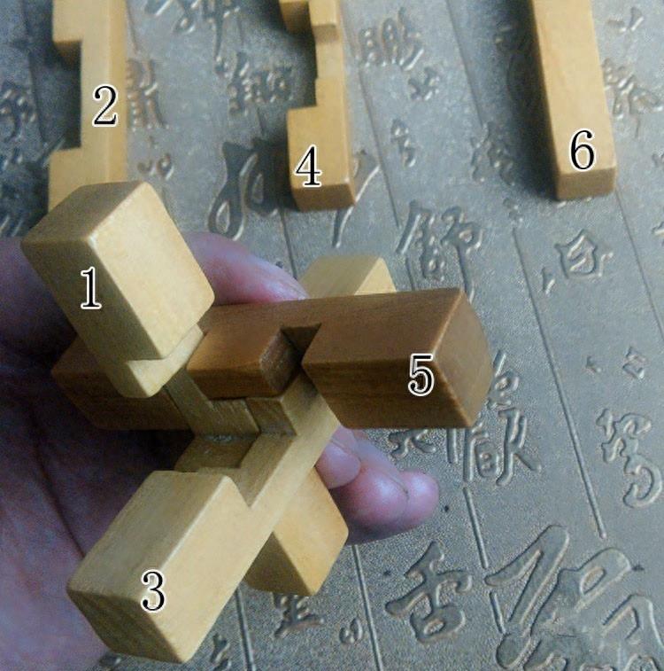 “孔明锁”现在给大家分享是如何组装的。