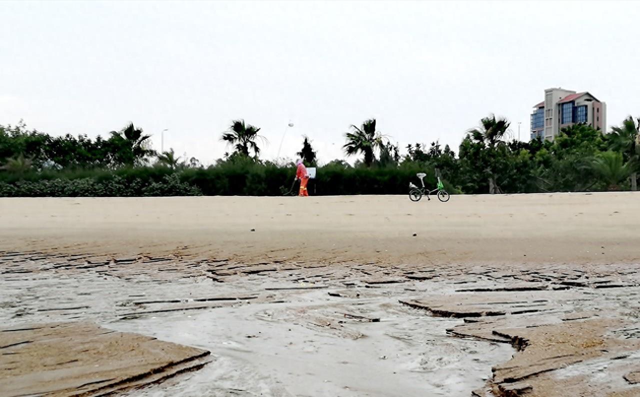 椰风寨位于福建省厦门市，是一个一体的综合性休闲旅游中心