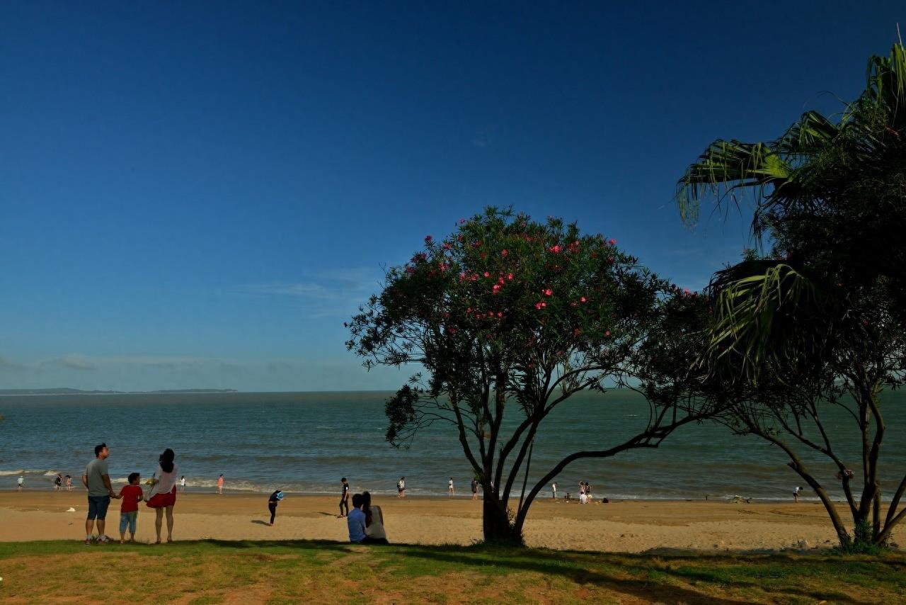 椰风寨位于福建省厦门市，是一个一体的综合性休闲旅游中心