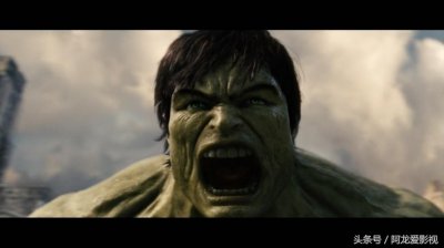 ​无敌浩克和绿巨人有什么关系？