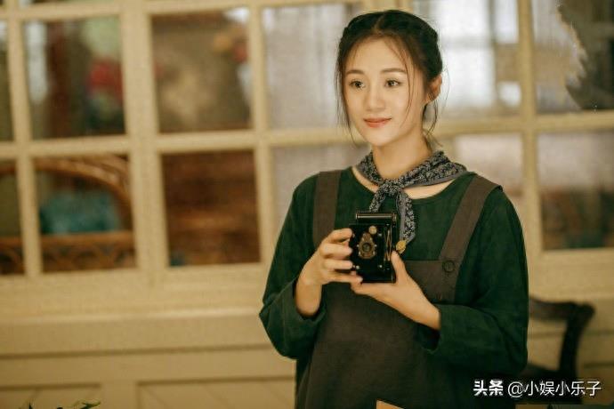 安悦溪在《烈火军校》中的安雯太美了，森系会发光的女孩儿