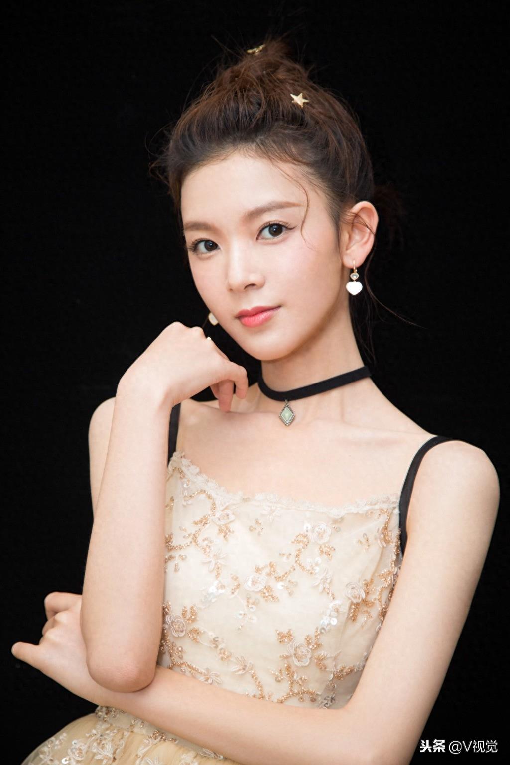 红色革命剿匪剧《擒狼》中的女演员