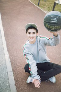 ​张翊峰曝光运动写真 尽显活力阳光本色