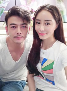 ​又一位不知妻美？王黎雯衣品碾压“非主流”小三，杨烁品味堪忧