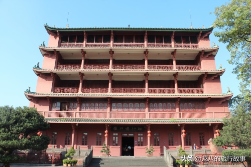 第一次见到广州镇海楼被称为四大名楼之一,这或许仍是争论不休的