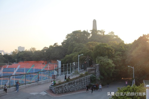 第一次见到广州镇海楼被称为四大名楼之一,这或许仍是争论不休的