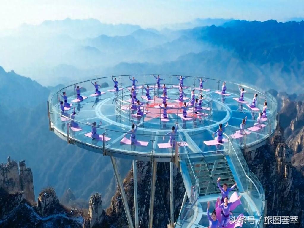比张家界玻璃桥更牛的景台，保定狼牙山玻璃栈道，狼友们有福利啦