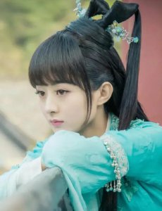 ​来来来看……这这些碧瑶仿佛真是真真假假的碧瑶们的仙子大战啊