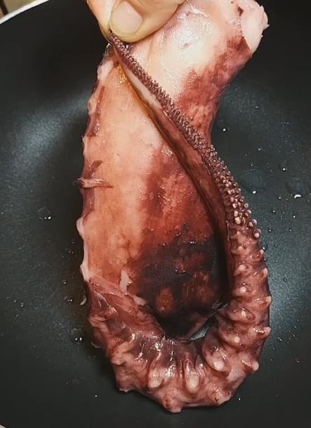 麻辣章鱼足教程，鲜香味美，一起学一下吧