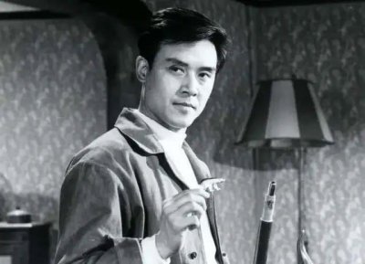 ​80年代银幕男神达式常，曾和周润发、张国荣争影帝，他近况如何？