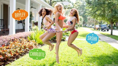 ​WWE职业摔角擂台上的十大美女，女摔角手也是靓丽女神