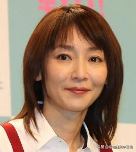 ​透露曾因压力导致耳聋，知名女星也有不为人知的苦衷