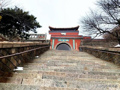 ​天门一长啸，万里清风来 神仙上天的大门山东泰山人间天上南天门