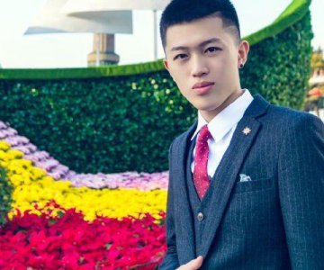 ​牌牌琦不只网红1个身份，看到个人简介上的内容，才知他有多厉害