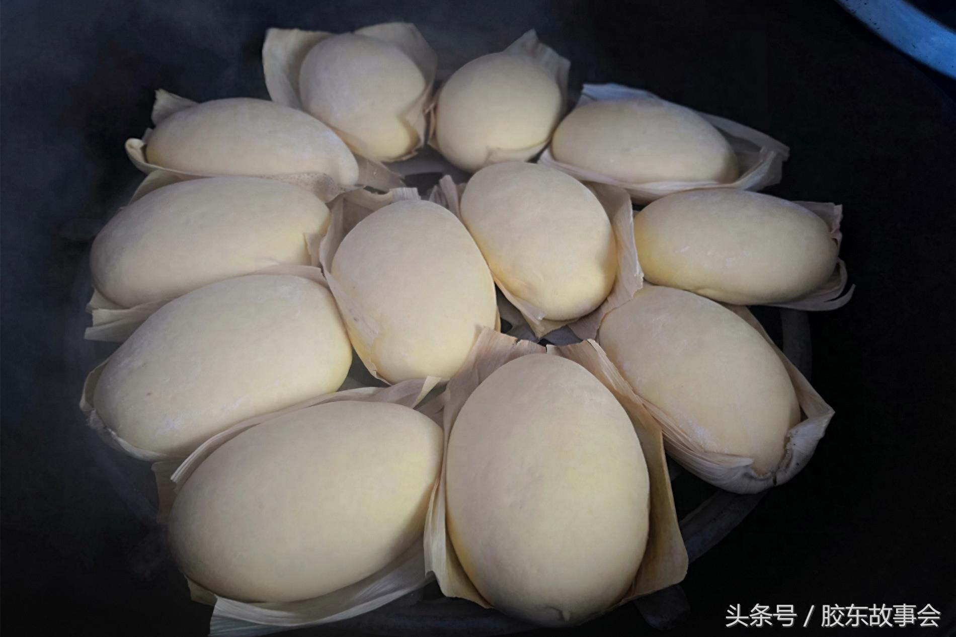 组图：胶东农村原汁原味的大锅饭，饽饽和地瓜一锅蒸