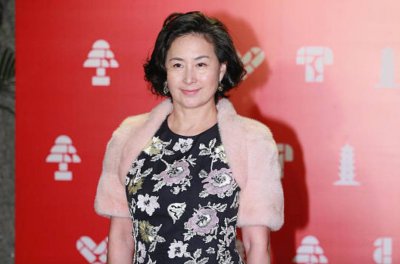 ​杭州的隐形女富婆，嫁比自己大31岁的百亿富豪，坐拥5家美容院