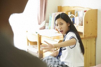 ​女儿叛逆期怎么教育啊?牢记下面的方法!