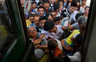 ​实拍绿皮火车上最真实的场景