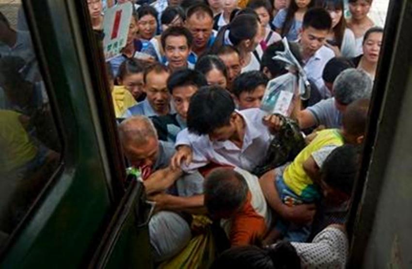 实拍绿皮火车上最真实的场景