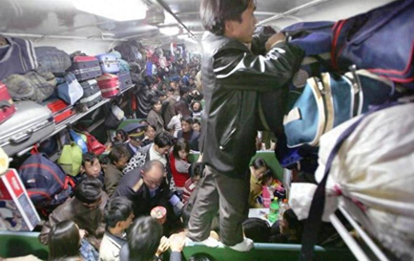 实拍绿皮火车上最真实的场景