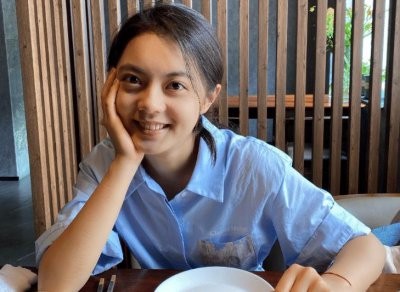 ​这届艺考生，除了张子枫，考了524分的赵今麦其实也是个学霸