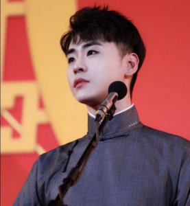 ​张云雷改编探清水河后被他唱火，这有什么好争议的，录完了买它