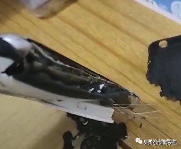 ​手机充电时突然爆燃，直接烧焦了！有这个习惯的要注意了！
