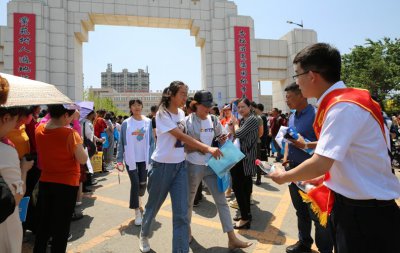 ​19年高考，提前20分钟交卷，笑称“太简单”的林欢，考了多少分？