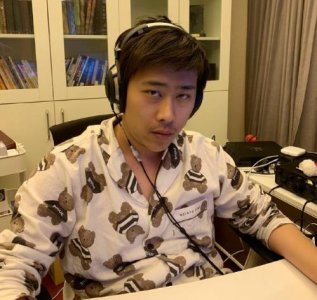 ​五五开卢本伟再次带队组建DOTA2战队，为了自己的电竞梦出发