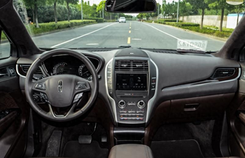 小李30万买到林肯MKC越野，开了一个月后油费却要3千