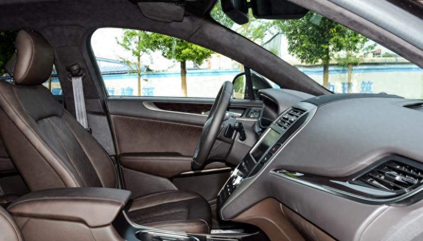 小李30万买到林肯MKC越野，开了一个月后油费却要3千