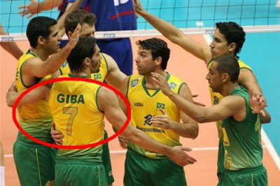 ​谁说运动员只靠成绩出名？“我孙子智美”报出大名就能声震天下！