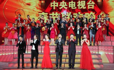 ​春晚主打青春路线，鹿晗关晓彤李易峰已获春晚邀约，网友却不买账