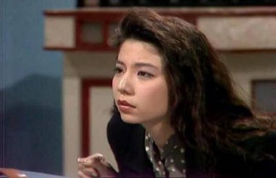 ​守望爱情，她是黄家驹的前女友，花十年才走出悲痛，今57岁仍不嫁