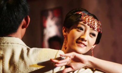 ​她是最美的“皇后”，事业高峰期为爱环球旅行，如今被人遗忘