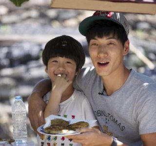 ​张亮儿子近照曝光，14岁烫头染发，身高超180，网友：跟森碟好配