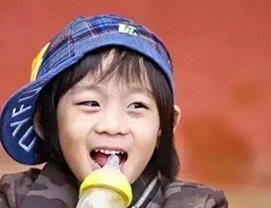 ​有种长残叫“Kimi长大”，难怪林志颖不再晒他的照片了。