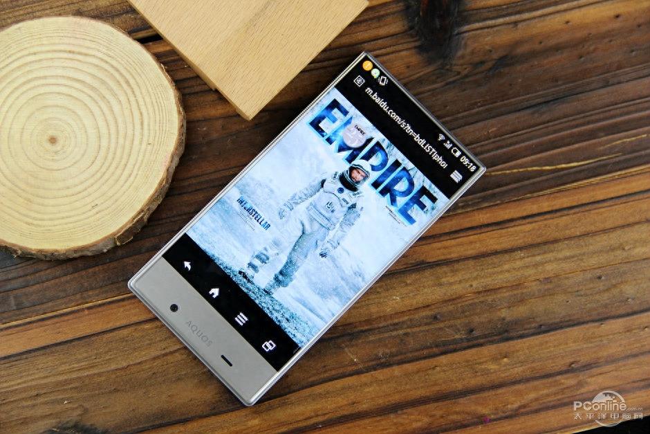 满满黑科技！最窄边框手机夏普305SH图赏