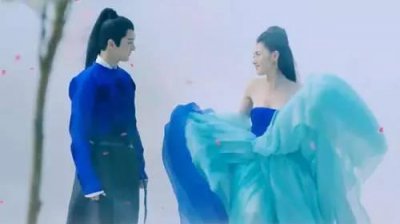 ​盛一伦剧里“掰弯”芃芃哥，戏外被曝和导演是情侣？还被曝整容？