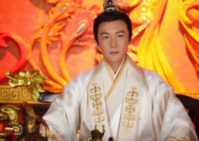 ​汉武帝临死前，为什么要把皇位传给年龄仅8岁的刘弗陵？