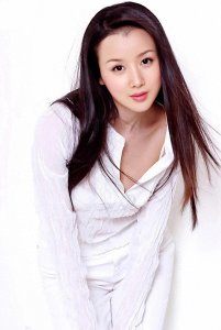 ​孙菲菲:曾经的古典大美女，却因整容毁掉了自己的演艺之路