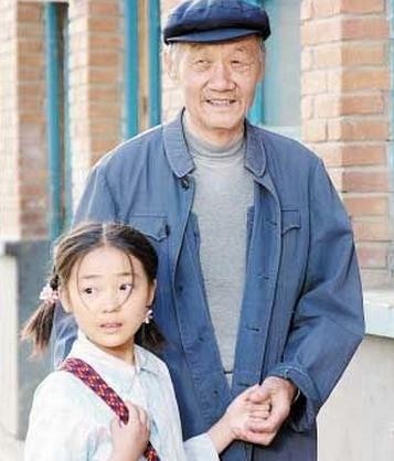 《暖春》小花齐如意19岁近照，现在已经是妙龄少女一枚！