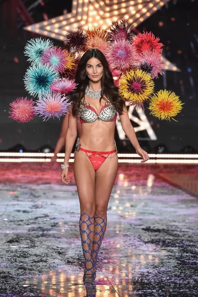 BF罗马风凉鞋（天价FantasyBra最美身体）(5)