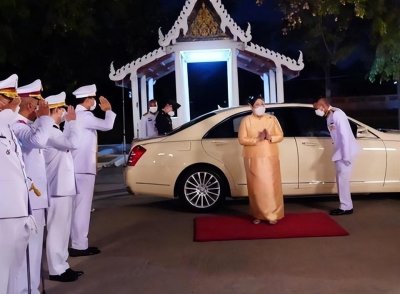 ​泰国最胖公主闪耀亮相体重超200斤，热衷慈善人美心善，40岁未婚