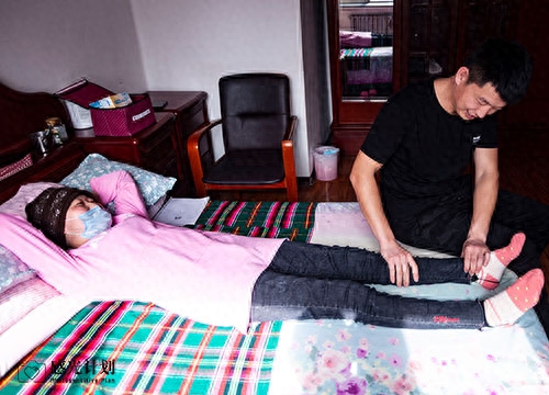 “给人看伤疤不如给人露微笑”—面对死亡，恩爱夫妻选择乐观面对